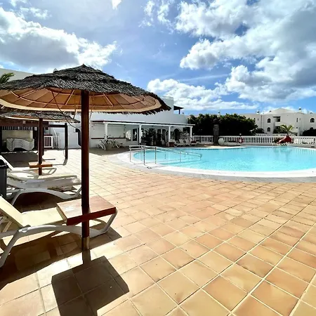 Nice Apartment, Wifi, Pool View Near Los Charcos Beach Costa Teguise