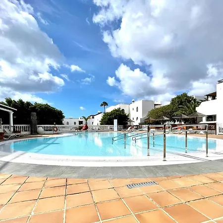 Nice Apartment, Wifi, Pool View Near Los Charcos Beach Costa Teguise